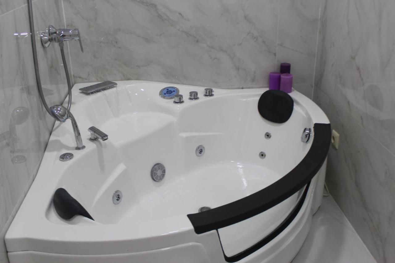 Horizons Hotel Rooms Батуми Экстерьер фото