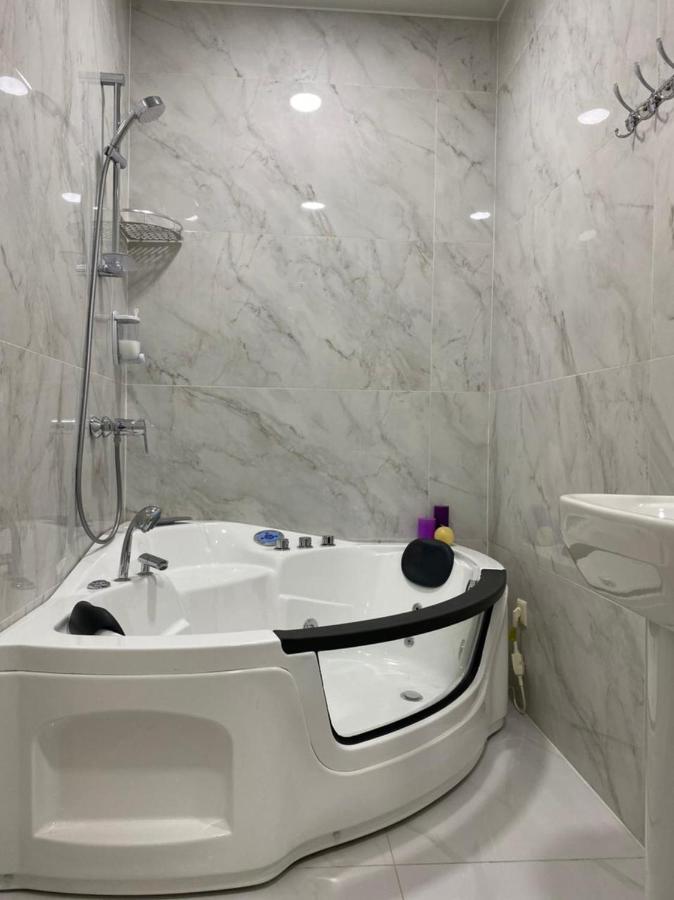 Horizons Hotel Rooms Батуми Экстерьер фото