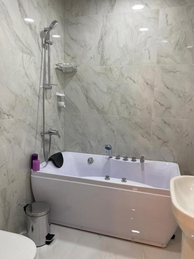 Horizons Hotel Rooms Батуми Экстерьер фото