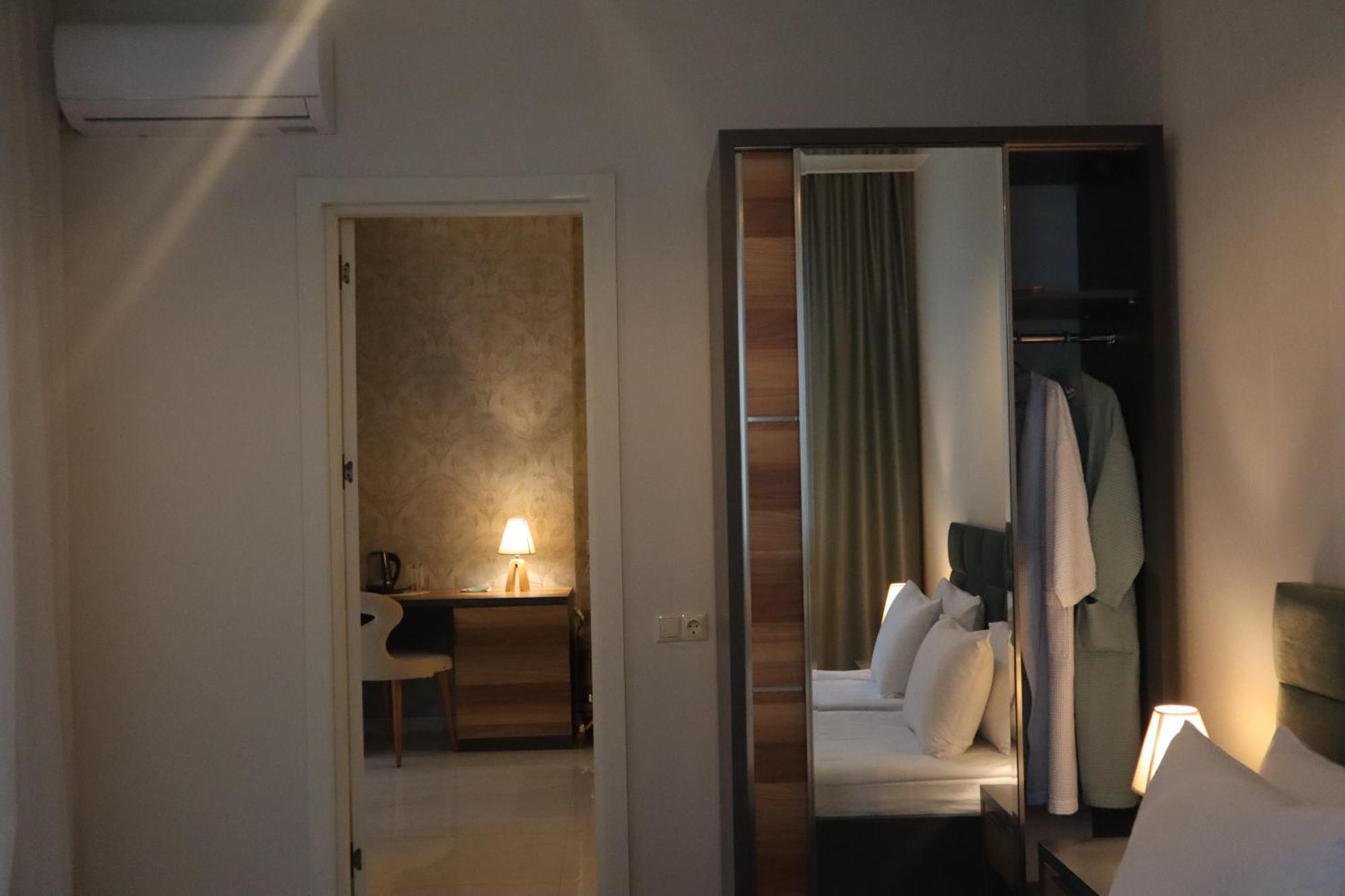 Horizons Hotel Rooms Батуми Экстерьер фото